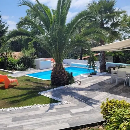 Maison Rien Que Pour Vous Avec Piscine Chauffee Holiday home Mouguerre