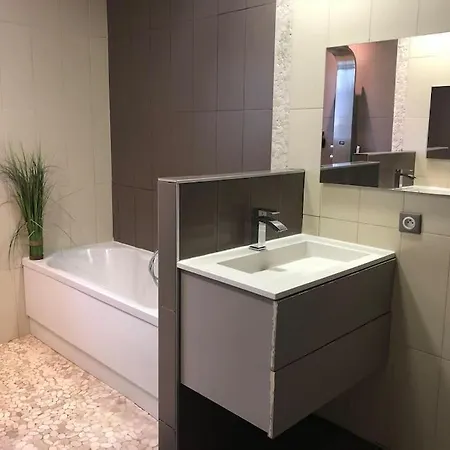Holiday home Maison Rien Que Pour Vous Avec Piscine Chauffee